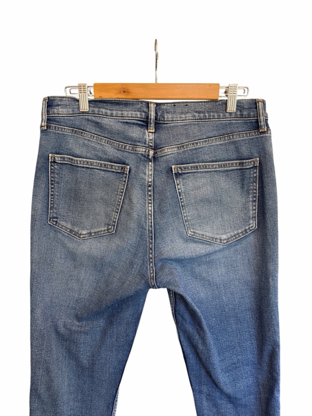 GAP Slim High-Rise Jeans in Medium Blue Wash - Picture 8 of 9